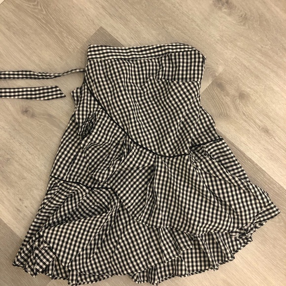 Vero Moda Gingham Wrap Skirt! - Picture 2 of 2